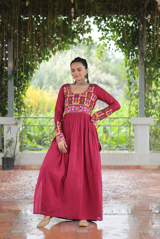 TILTON NAVRATRI SPECIAL RAYON GAMTHI WORK KURTI
