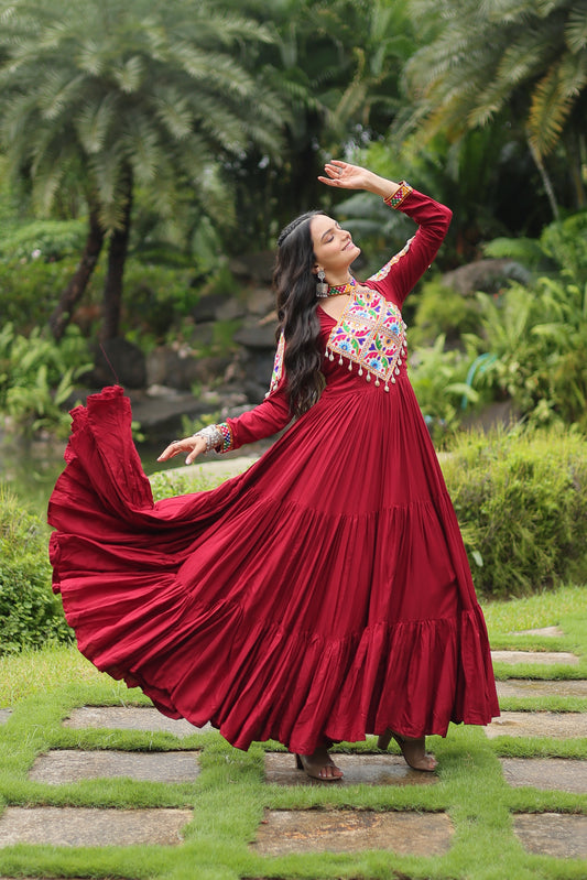 TILTON NAVRATRI SPECIAL KUTCHI GAMTHI WORK GOWN